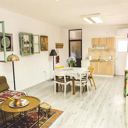 Πανσιόν App&rooms Mg 3*